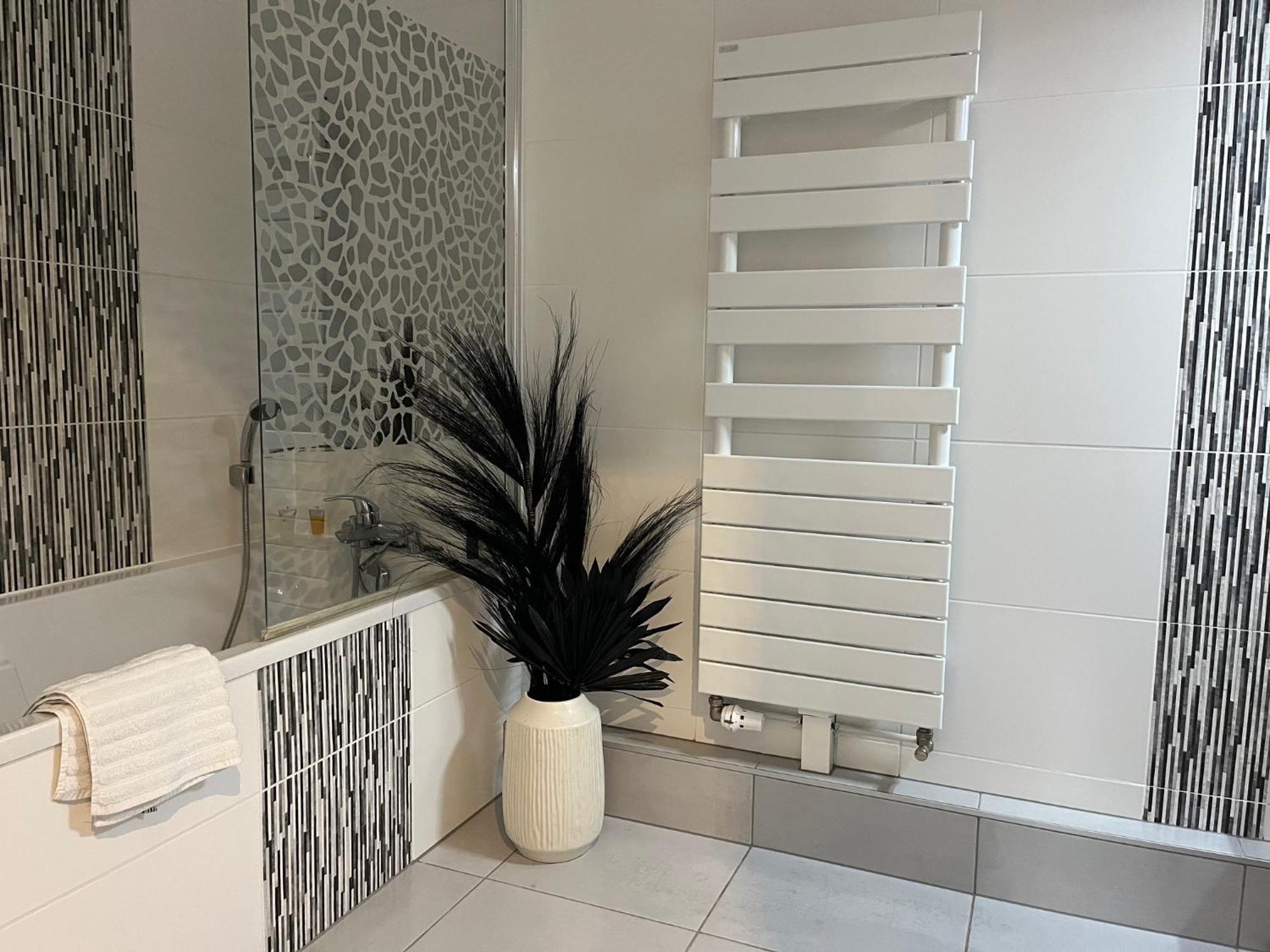 A Few Steps From Basel With Balcony And Free Private Parking Apartment Saint-Louis  Exterior photo
